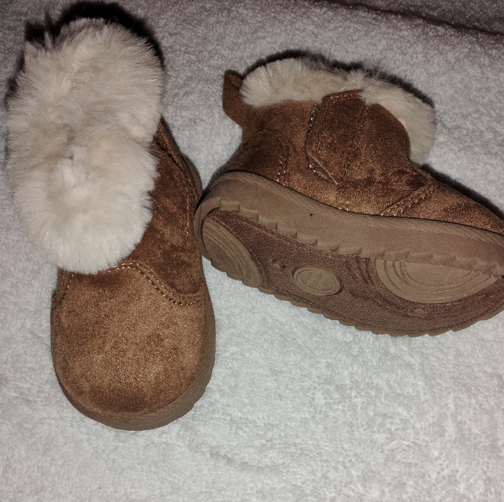 Cozy Brown Kids Boots with Faux Fur Lining